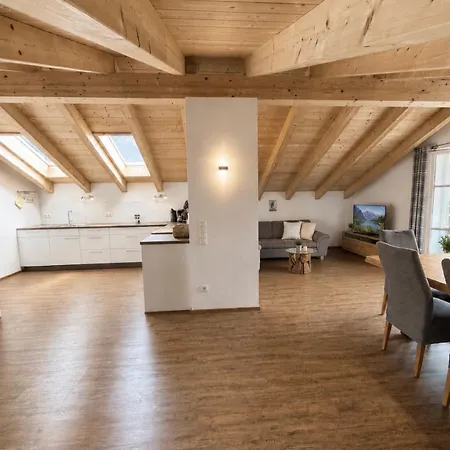 Alpenwohnung Neuner Lägenhet